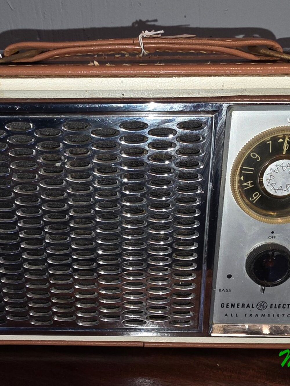 Vintage General Electric P-840A "All Transistor" AM Radio